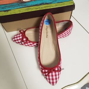 Red and White Flats.